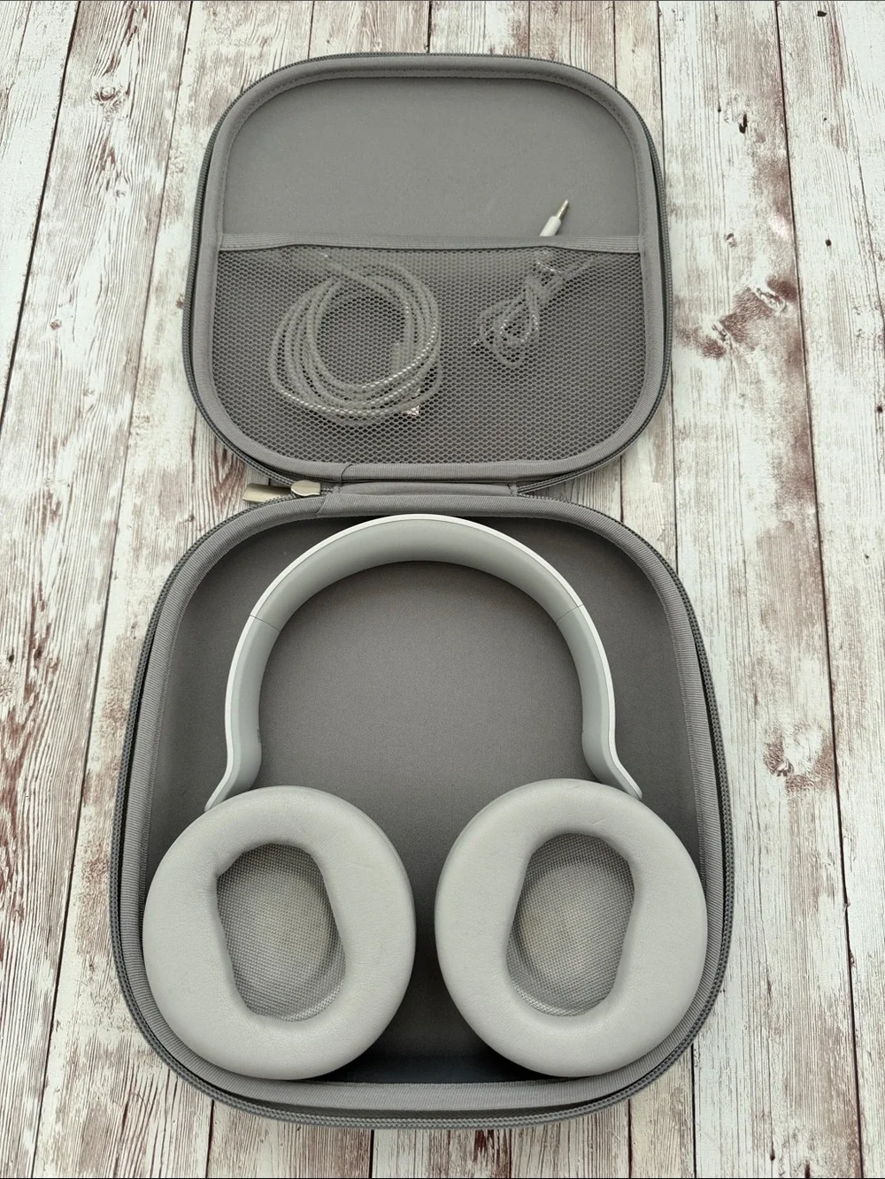 Microsoft Surface Wireless Headphones Noise Cancelling Minimal Use